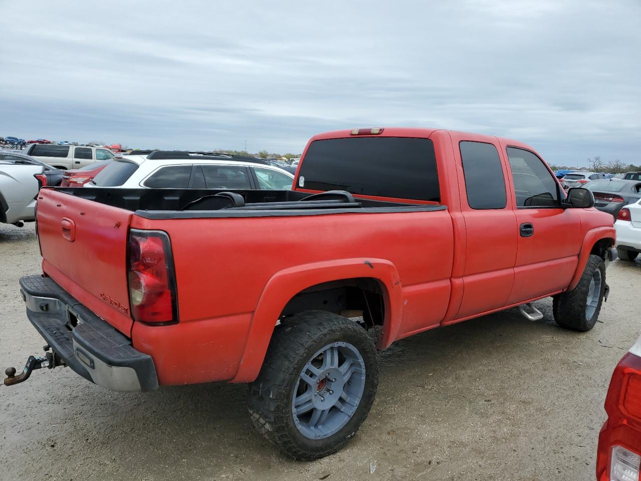 Изображение 3 2000 CHEVROLET SILVERADO K1500 2000 с VIN 2GCEK19V7Y1360306