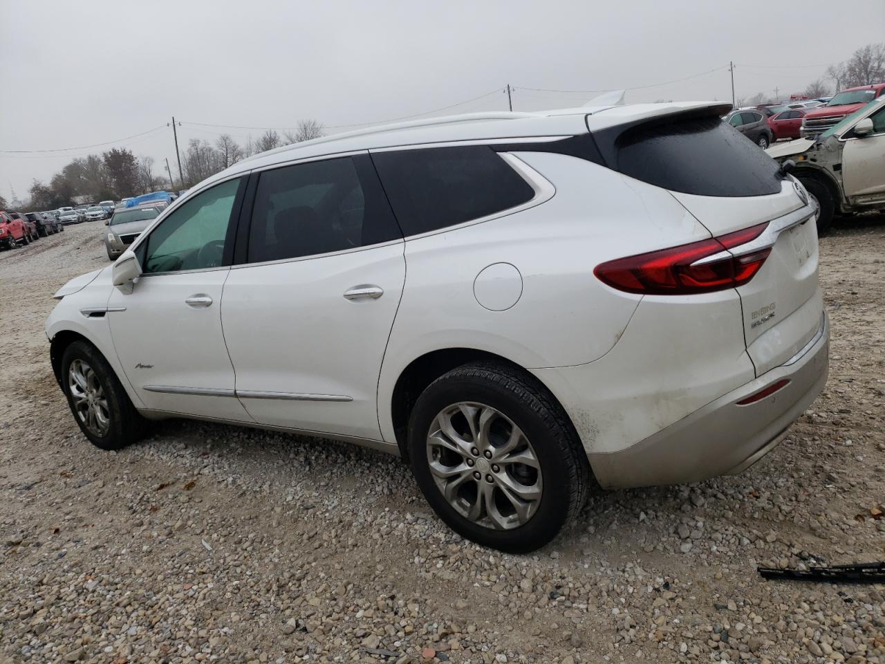 Obraz 2 z 2018 BUICK ENCLAVE AVENIR 2018 z VIN 5GAEVCKW5JJ268548