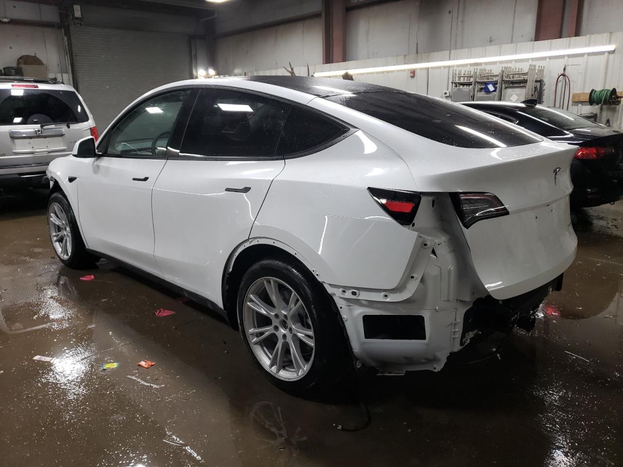 Изображение 2 2023 TESLA MODEL Y  2023 с VIN 7SAYGDEE2PF808343