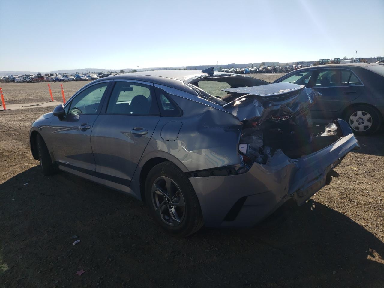 Obraz 2 z 2022 KIA K5 LXS 2022 z VIN 5XXG14J22NG100979