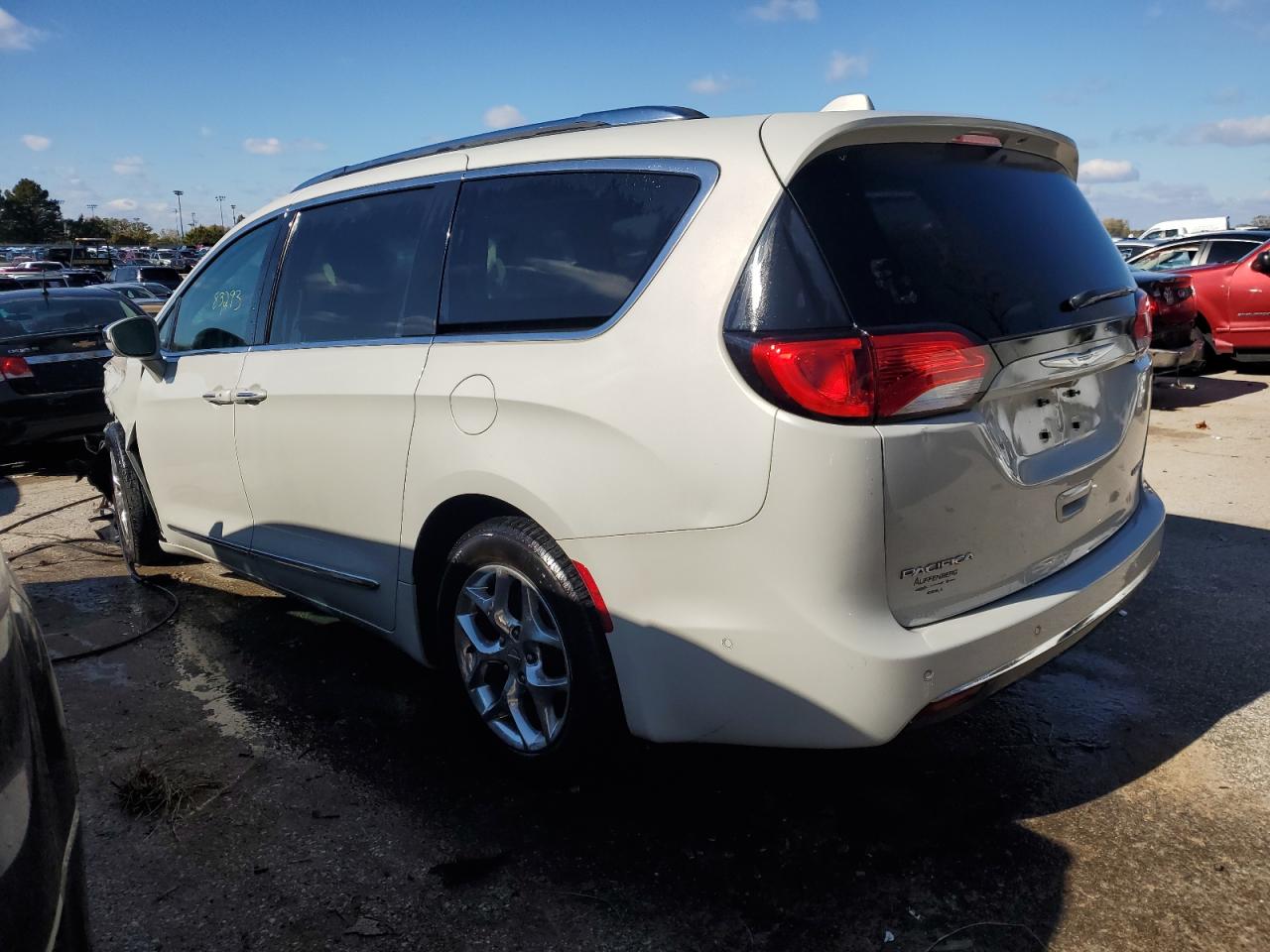 Image 2 of 2017 CHRYSLER PACIFICA LIMITED 2017 with VIN 2C4RC1GGXHR758033