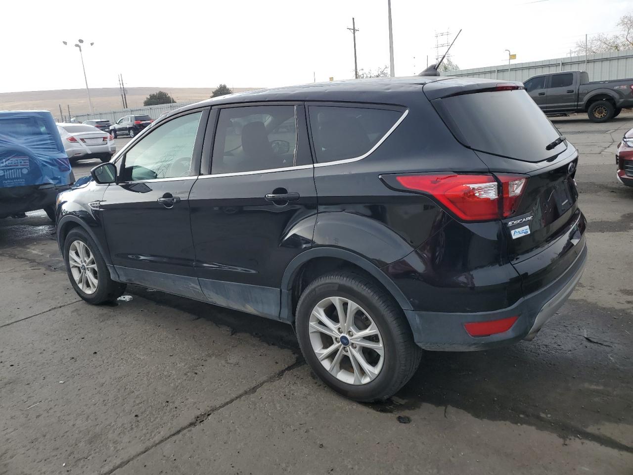 Image 2 of 2019 FORD ESCAPE SE 2019 with VIN 1FMCU9GDXKUB60716