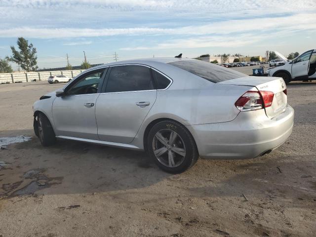 Obraz 2 z 2012 VOLKSWAGEN PASSAT SE 2012 z VIN 1VWBH7A35CC085209