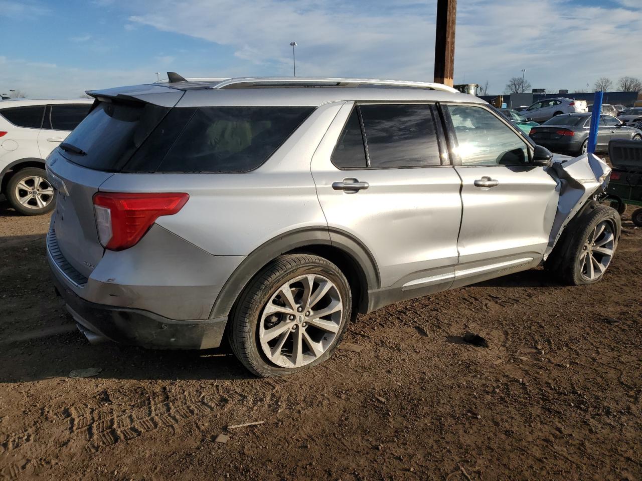 Image 3 of 2022 FORD EXPLORER PLATINUM 2022 with VIN 1FM5K8HC9NGA26152