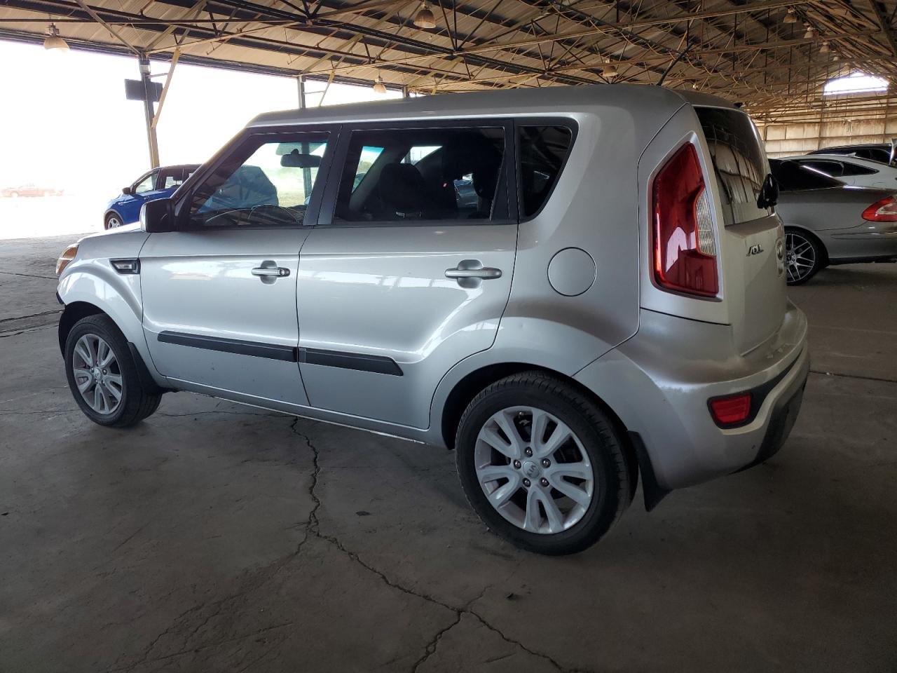 Изображение 2 2013 KIA SOUL  2013 с VIN KNDJT2A56D7576576