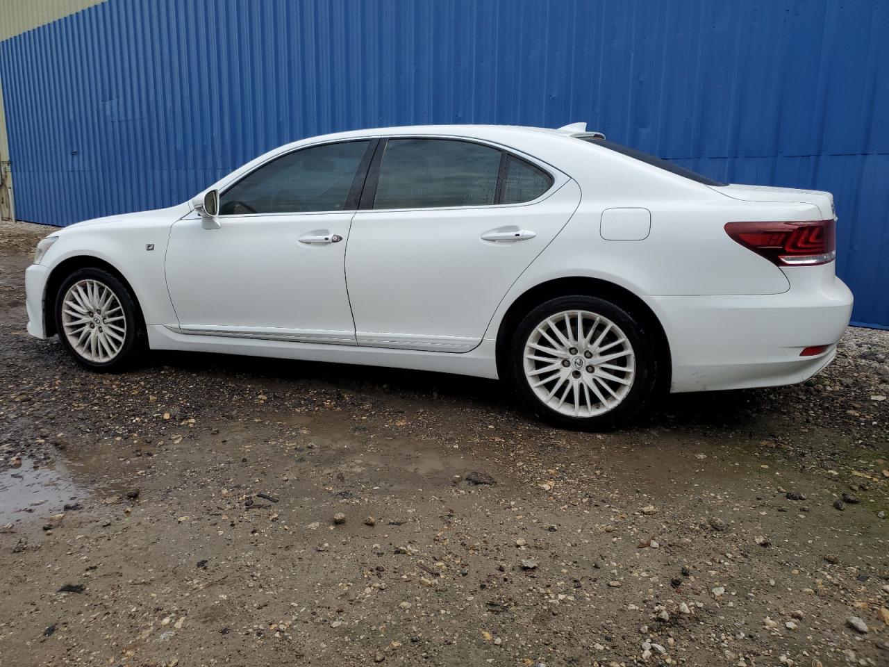 Image 2 of 2015 LEXUS LS 460 2015 with VIN JTHBL5EF9F5136289