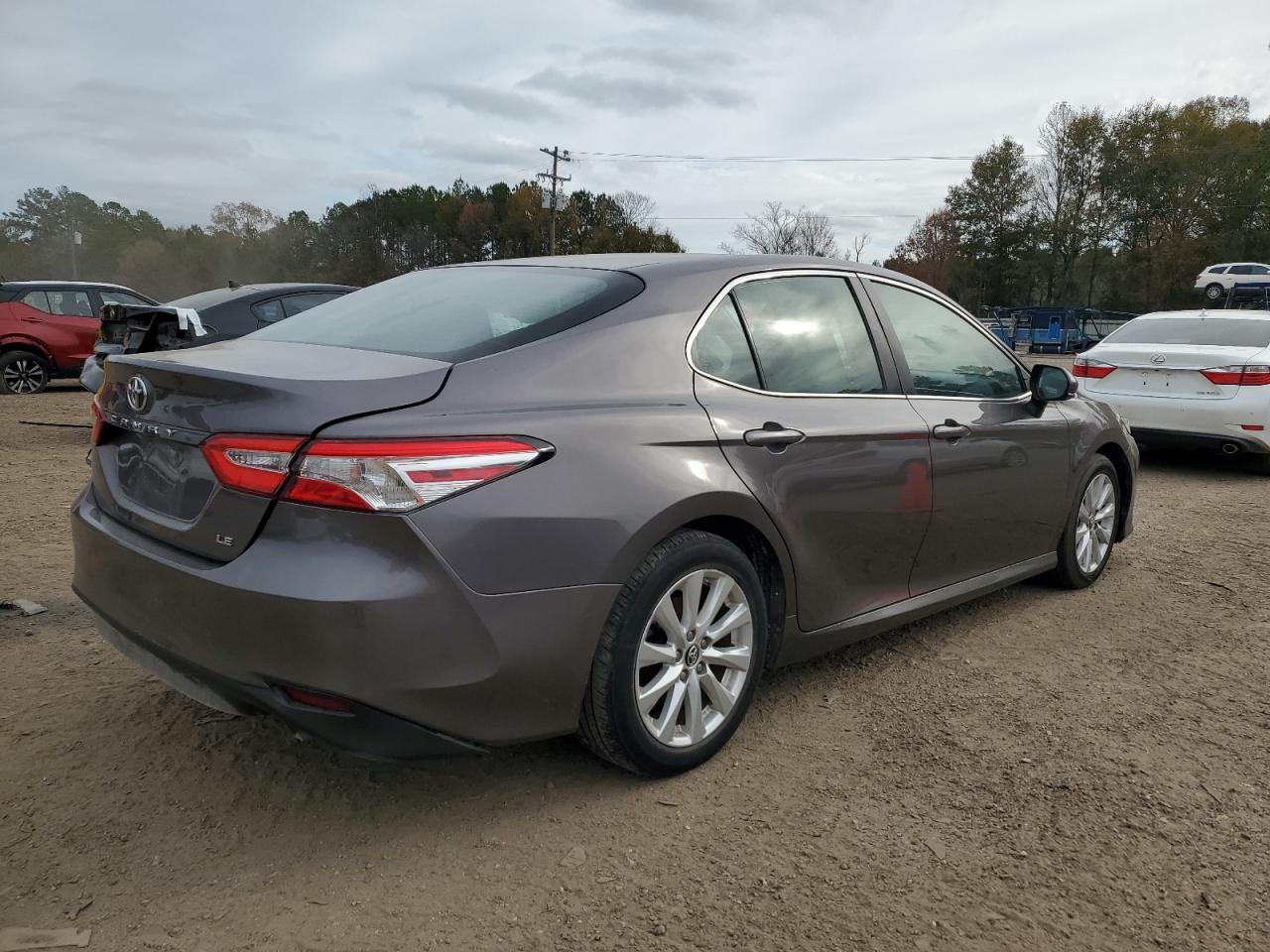 Изображение 3 2018 TOYOTA CAMRY L 2018 с VIN 4T1B11HK5JU042381