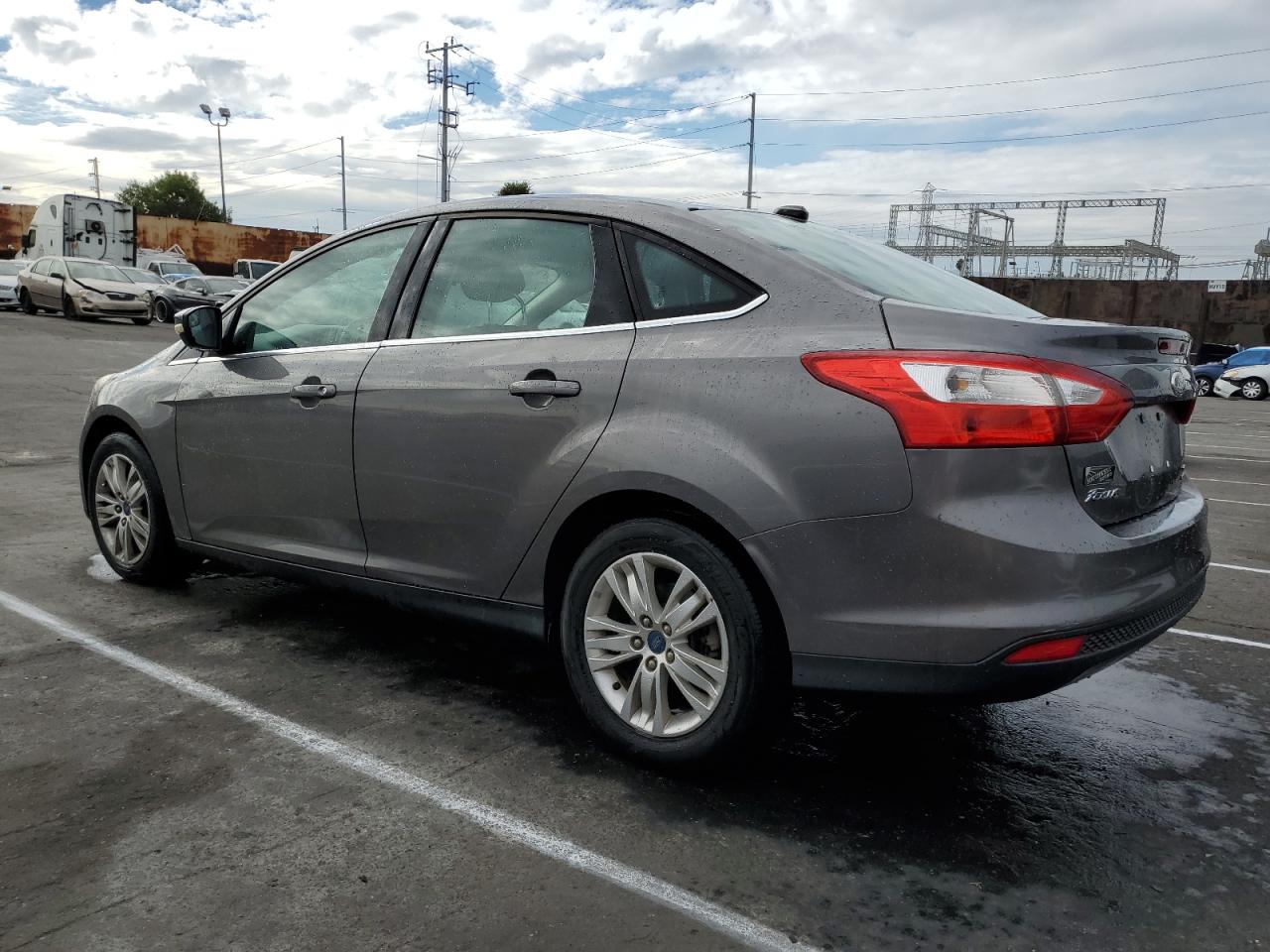 Image 2 of 2012 FORD FOCUS SEL 2012 with VIN 1FAHP3H29CL382852