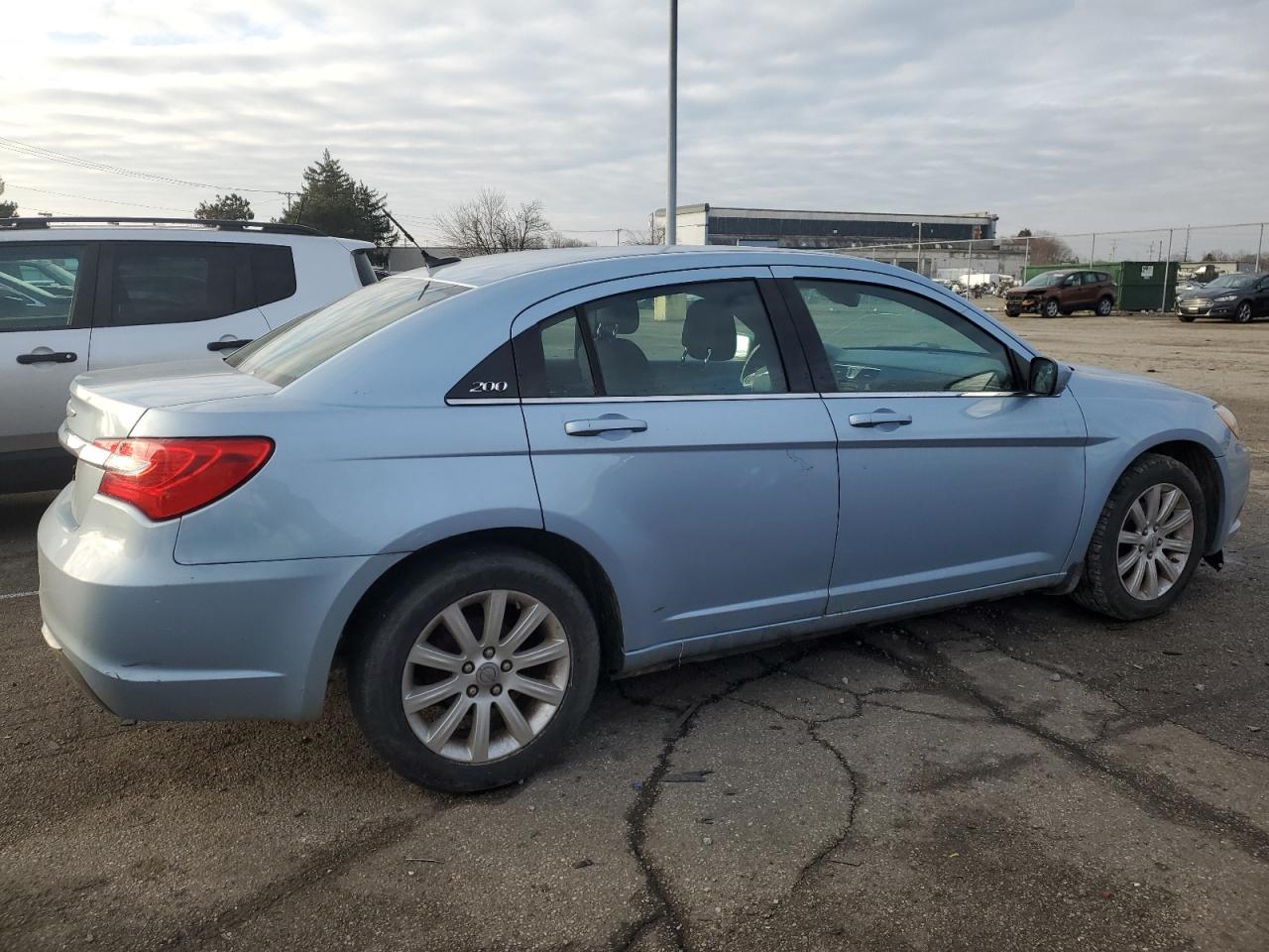 Изображение 3 2014 CHRYSLER 200 TOURING 2014 с VIN 1C3CCBBB9EN195500
