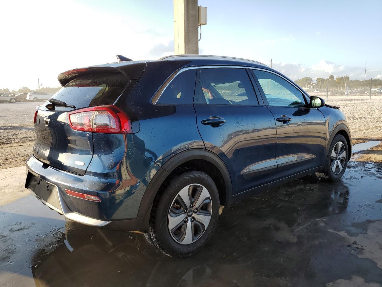 Image 3 of 2018 KIA NIRO FE 2018 with VIN KNDCB3LC4J5205999