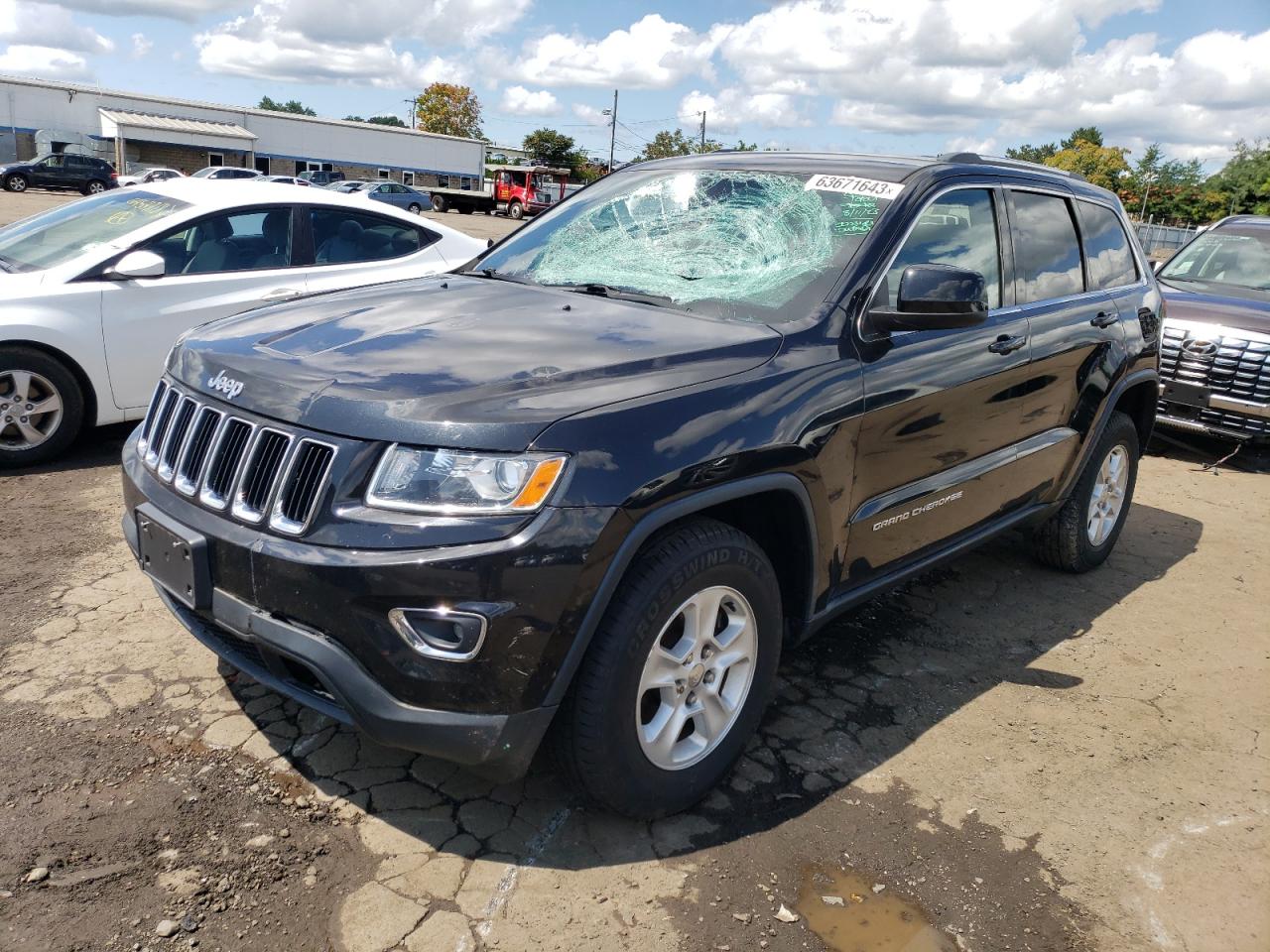 Image 1 of 2015 JEEP GRAND CHEROKEE LAREDO 2015 with VIN 1C4RJFAGXFC955463