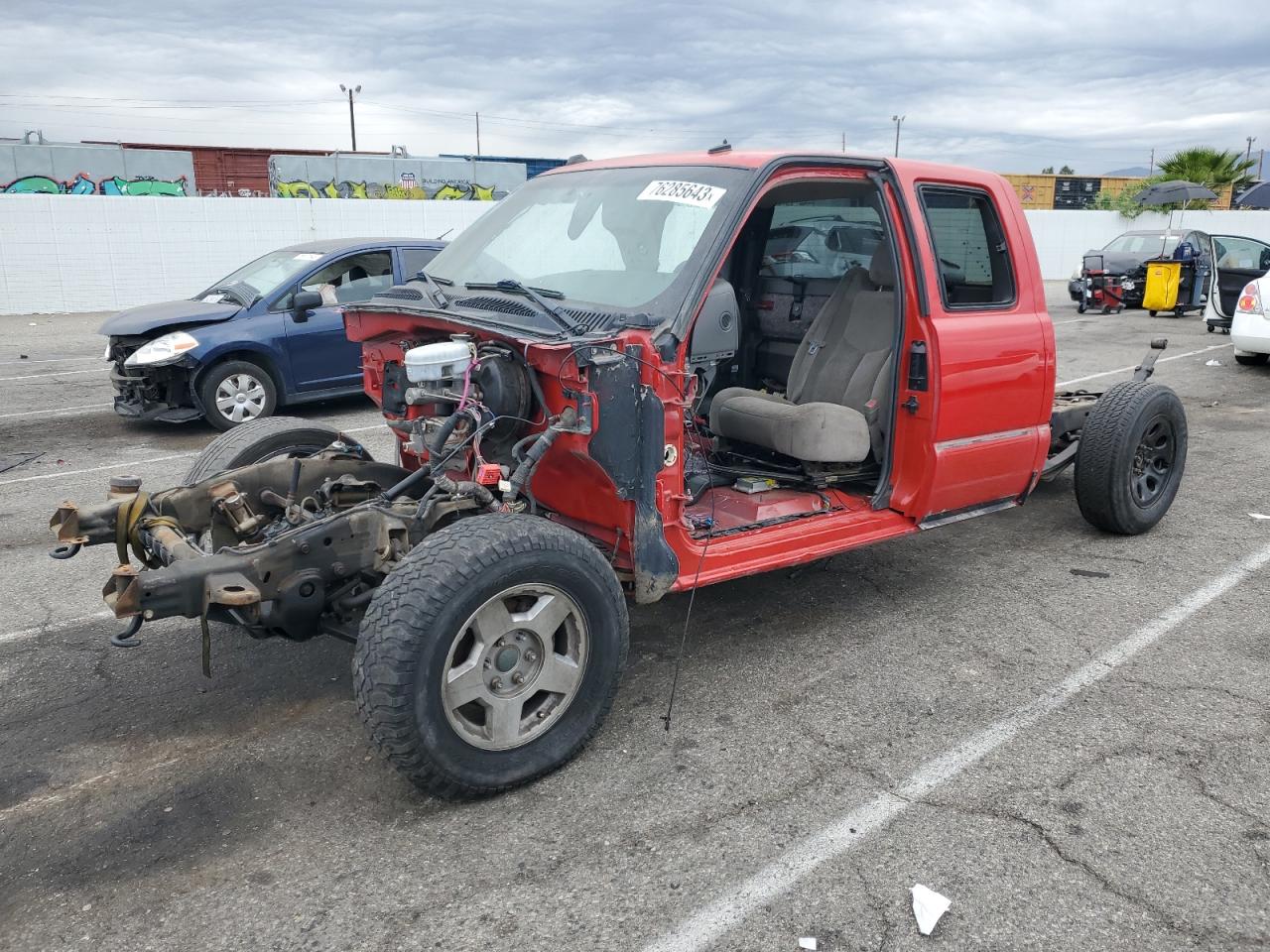 Obraz 1 z 2004 CHEVROLET SILVERADO K1500 2004 z VIN 2GCEK19N441120172