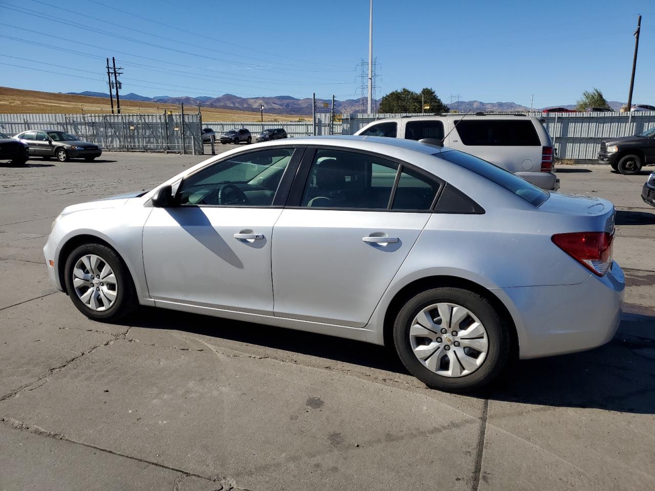 Obraz 2 z 2016 CHEVROLET CRUZE LIMITED LS 2016 z VIN 1G1PC5SH2G7195471