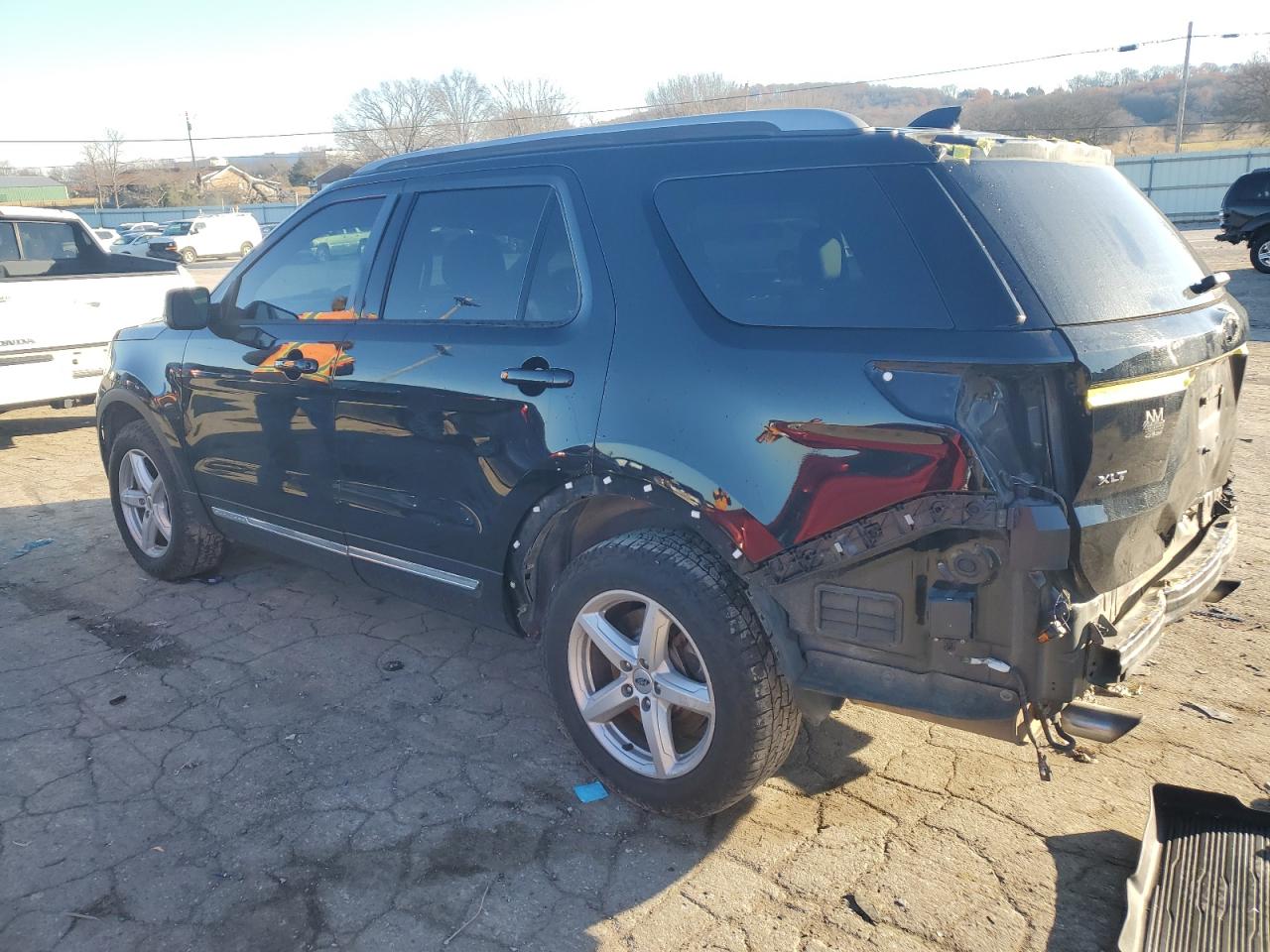 Image 2 of 2017 FORD EXPLORER XLT 2017 with VIN 1FM5K8DHXHGC10134