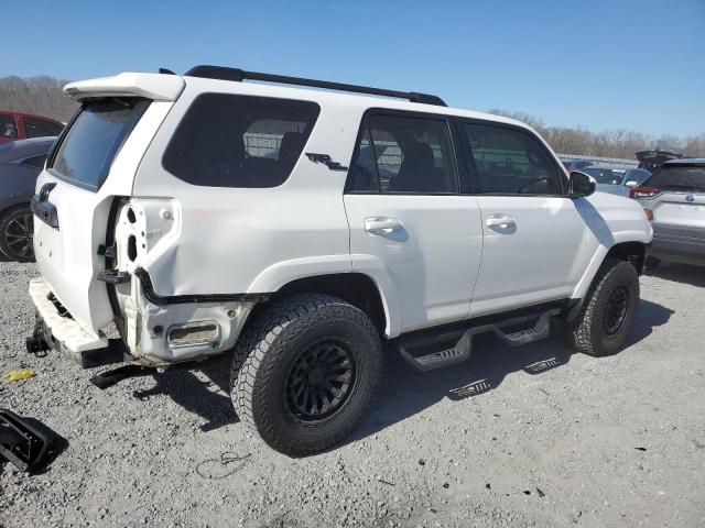 Obraz 3 z 2018 TOYOTA 4RUNNER SR5/SR5 PREMIUM 2018 z VIN JTEBU5JR4J5517213