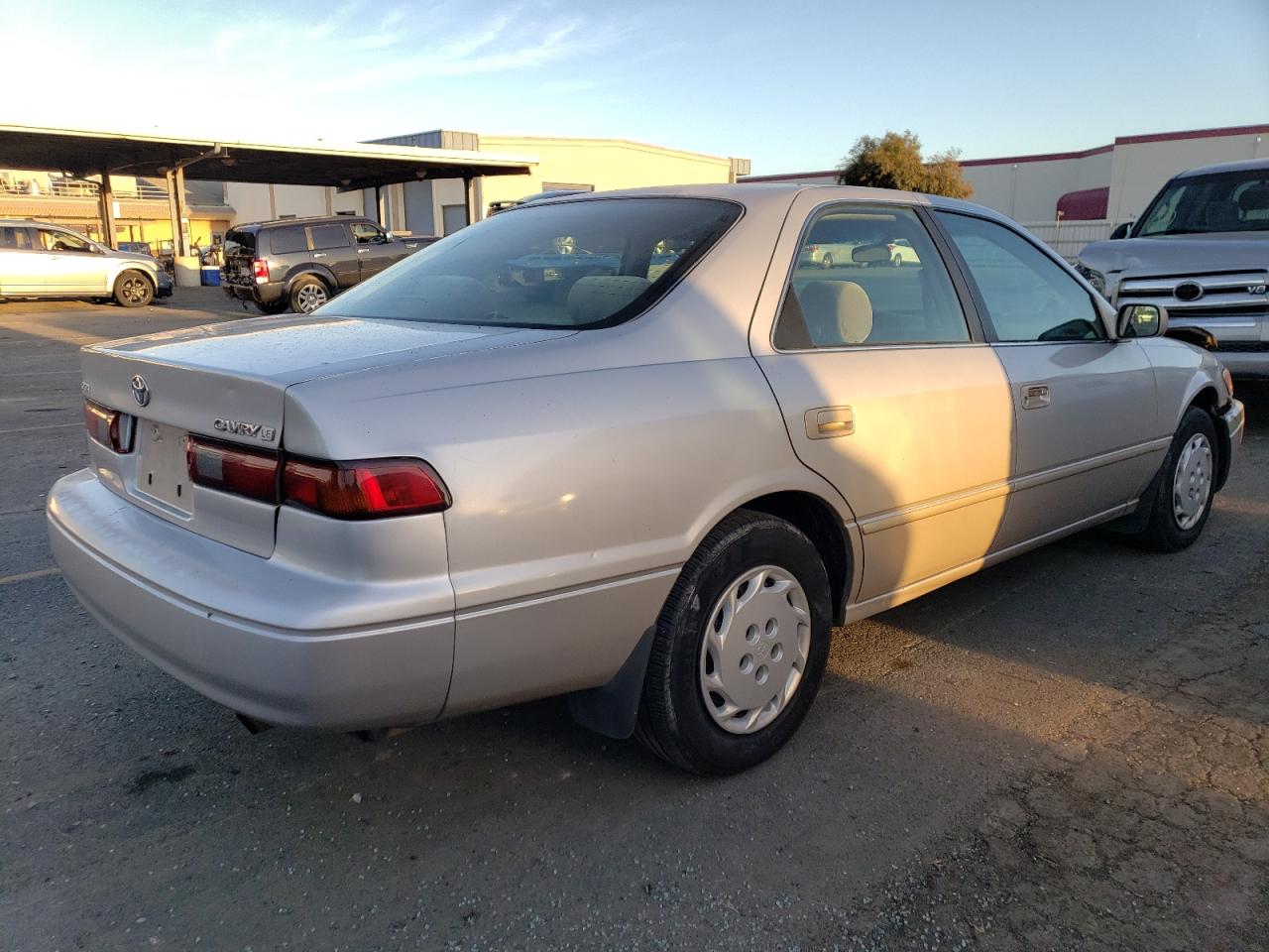 Изображение 3 1998 TOYOTA CAMRY CE 1998 с VIN 4T1BG22K2WU211504