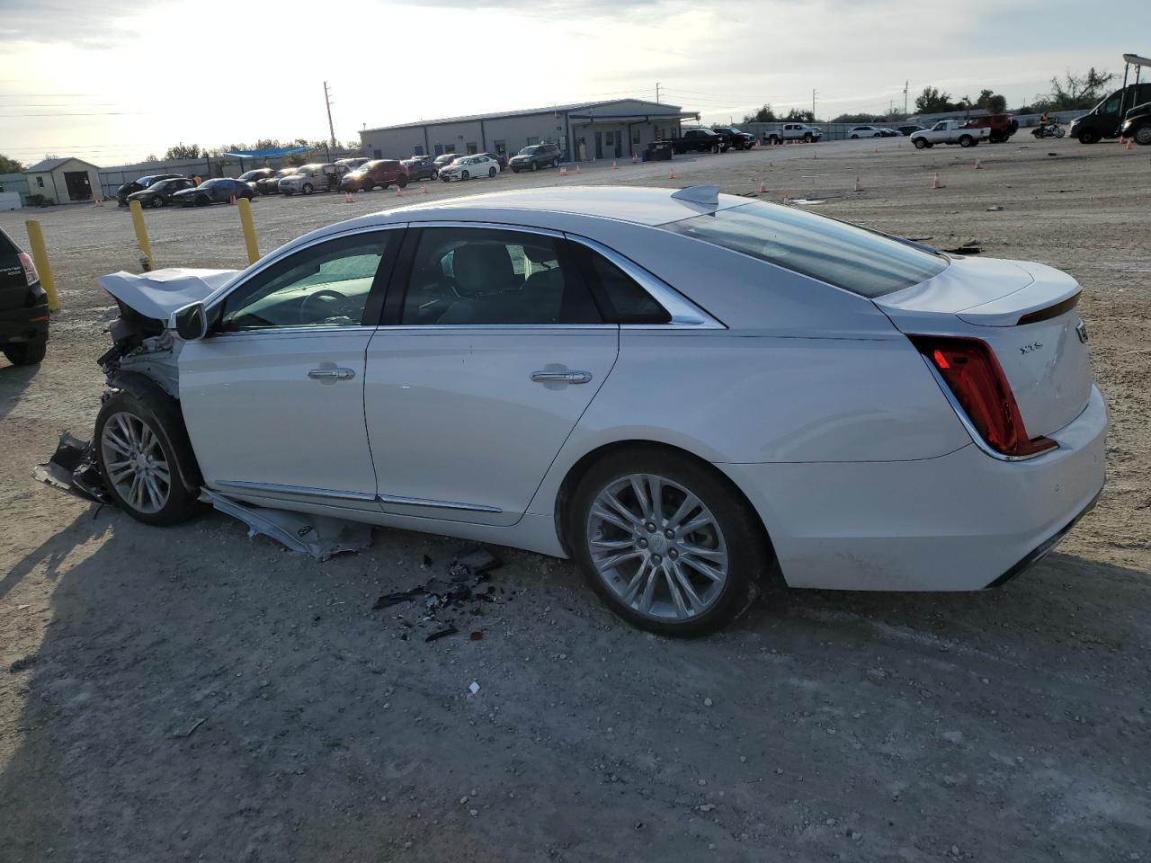 Изображение 2 2018 CADILLAC XTS LUXURY 2018 с VIN 2G61M5S36J9124068