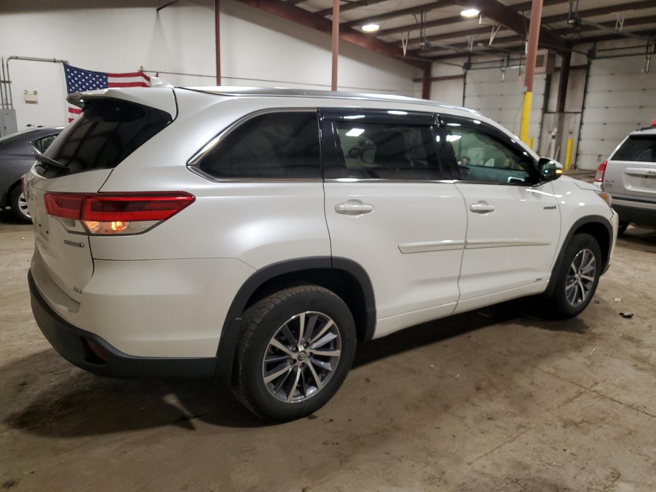 Obraz 3 z 2017 TOYOTA HIGHLANDER HYBRID 2017 z VIN 5TDJGRFH3HS025050