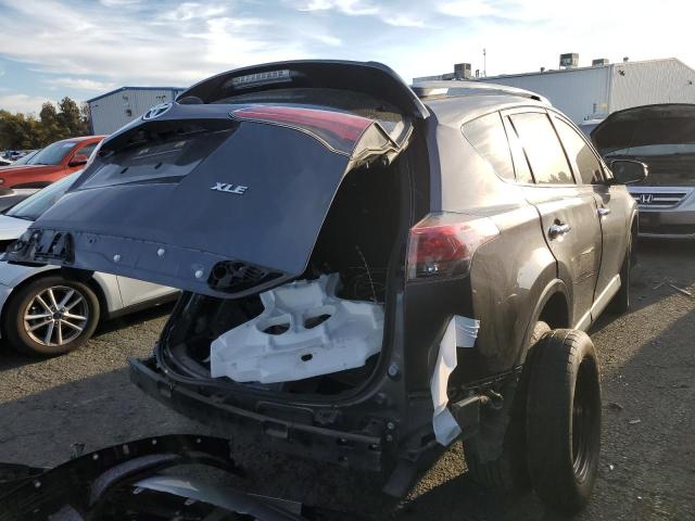 Obraz 3 z 2017 TOYOTA RAV4 XLE 2017 z VIN JTMWFREV3HJ719010