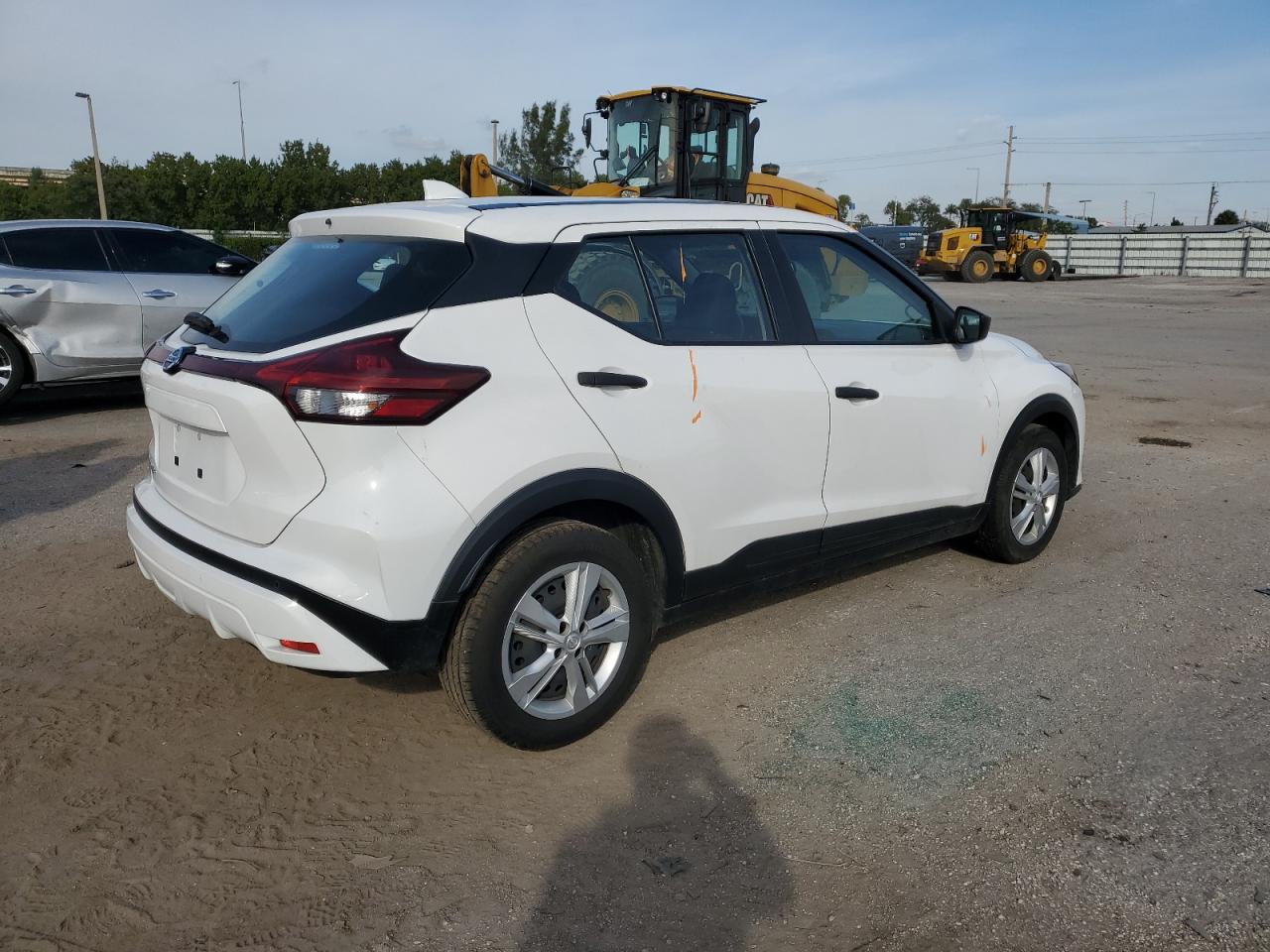 Obraz 3 z 2021 NISSAN KICKS S 2021 z VIN 3N1CP5BV9ML476550