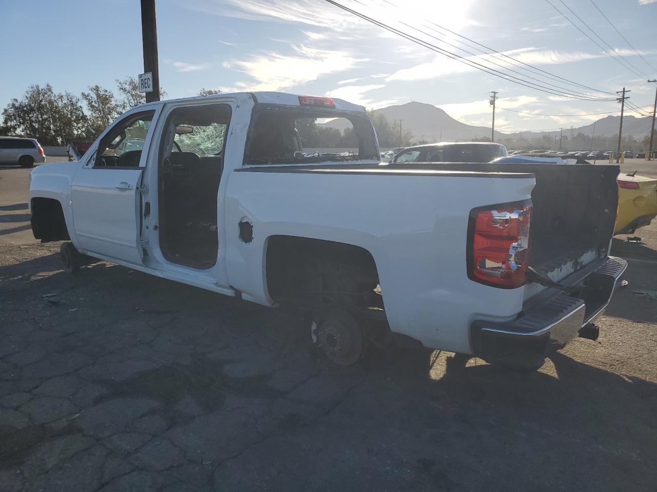 Image 2 of 2017 CHEVROLET SILVERADO C1500 LT 2017 with VIN 3GCPCREC3HG473895