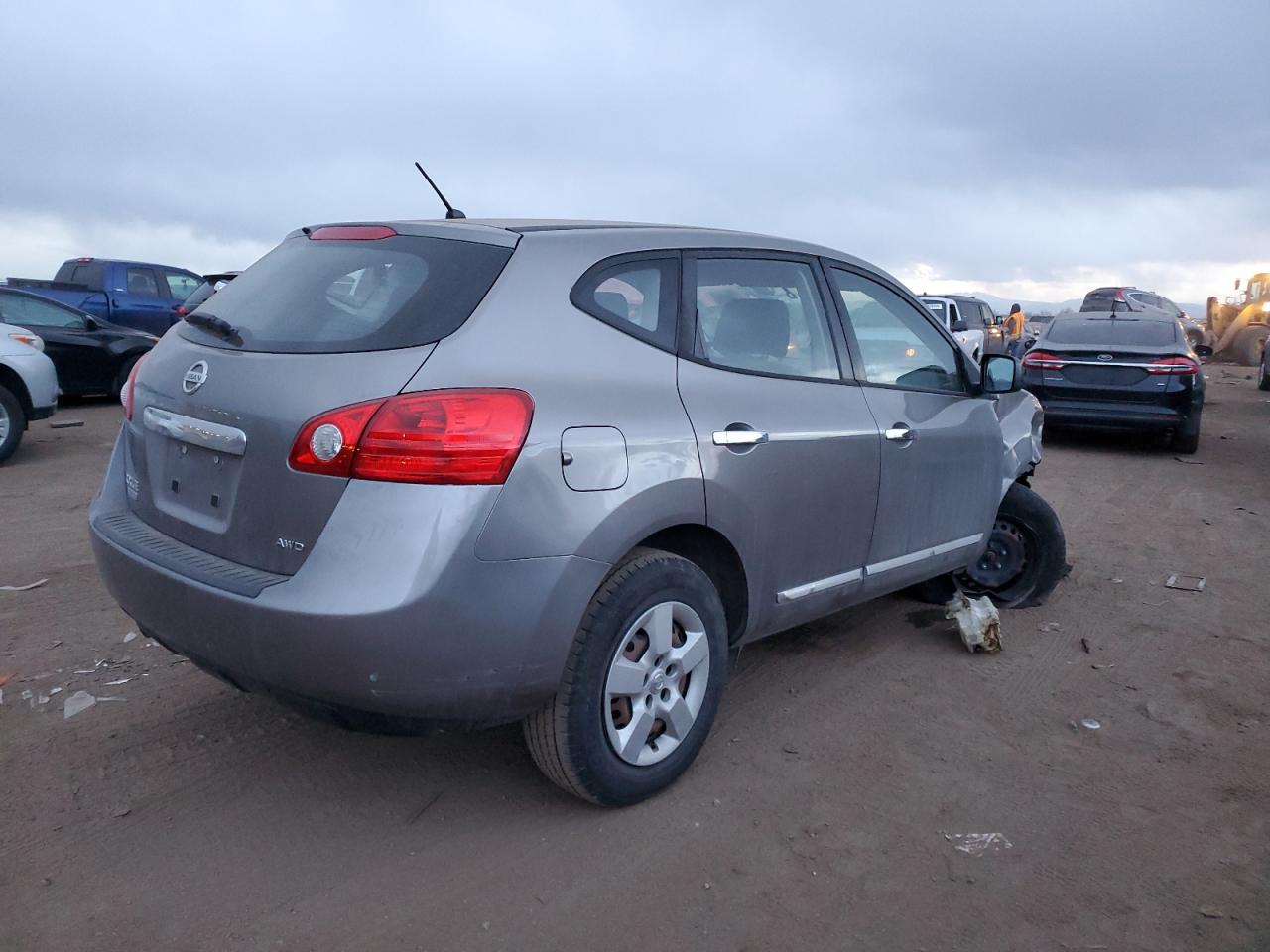 Image 3 of 2015 NISSAN ROGUE SELECT S 2015 with VIN JN8AS5MV1FW765312