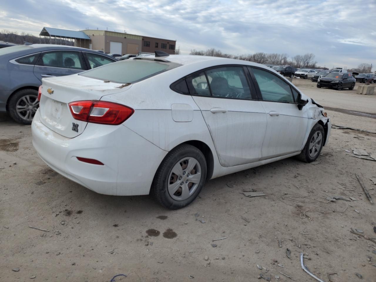 Изображение 3 2018 CHEVROLET CRUZE LS 2018 с VIN 1G1BC5SM4J7177830