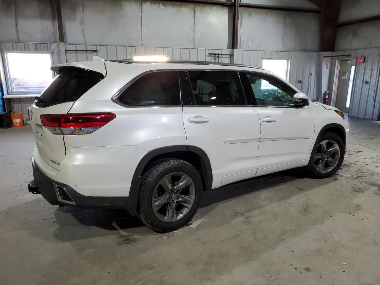 Изображение 3 2019 TOYOTA HIGHLANDER LIMITED 2019 с VIN 5TDDZRFH8KS736905