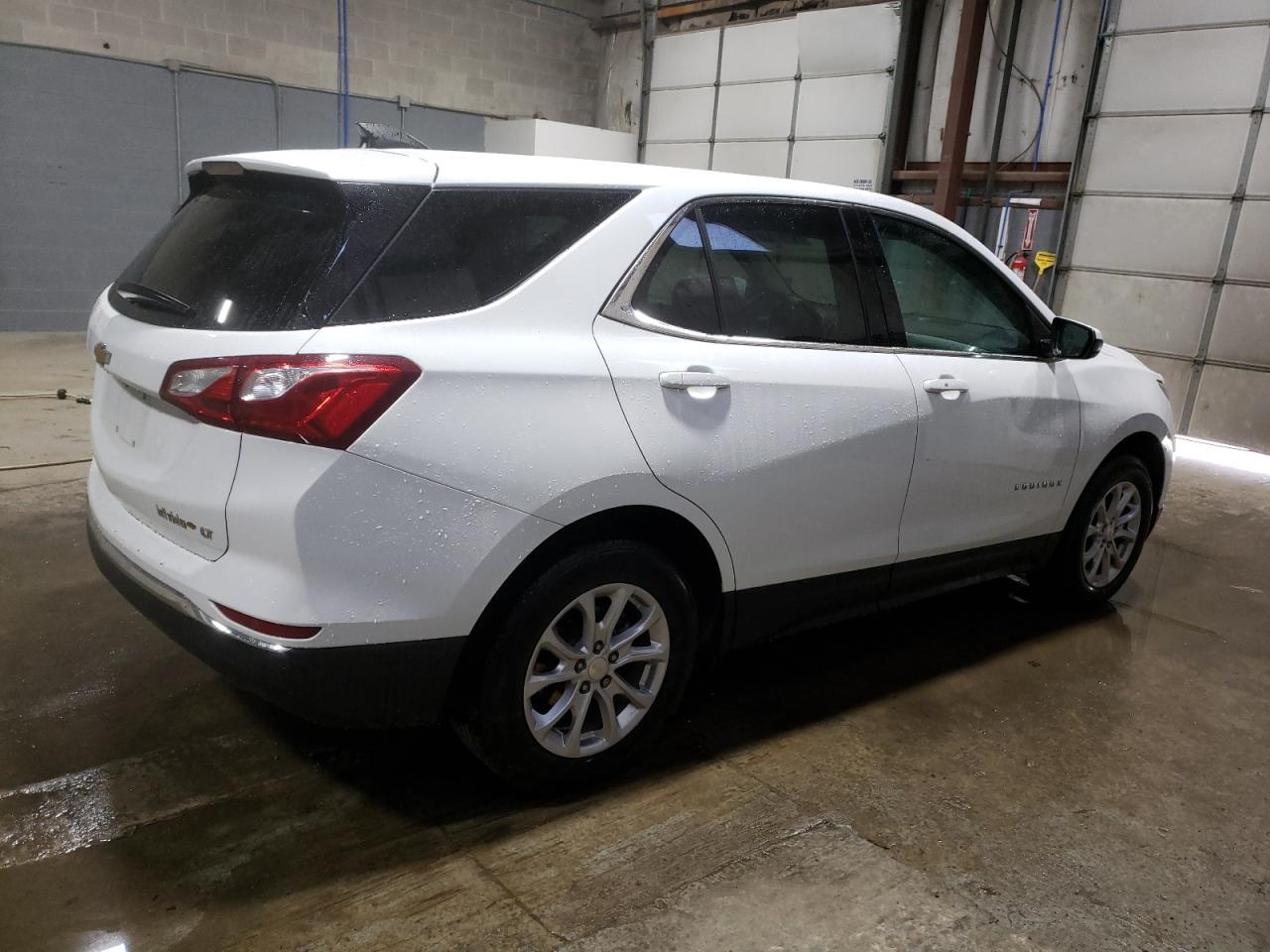 Image 3 of 2020 CHEVROLET EQUINOX LT 2020 with VIN 3GNAXJEV3LS520045