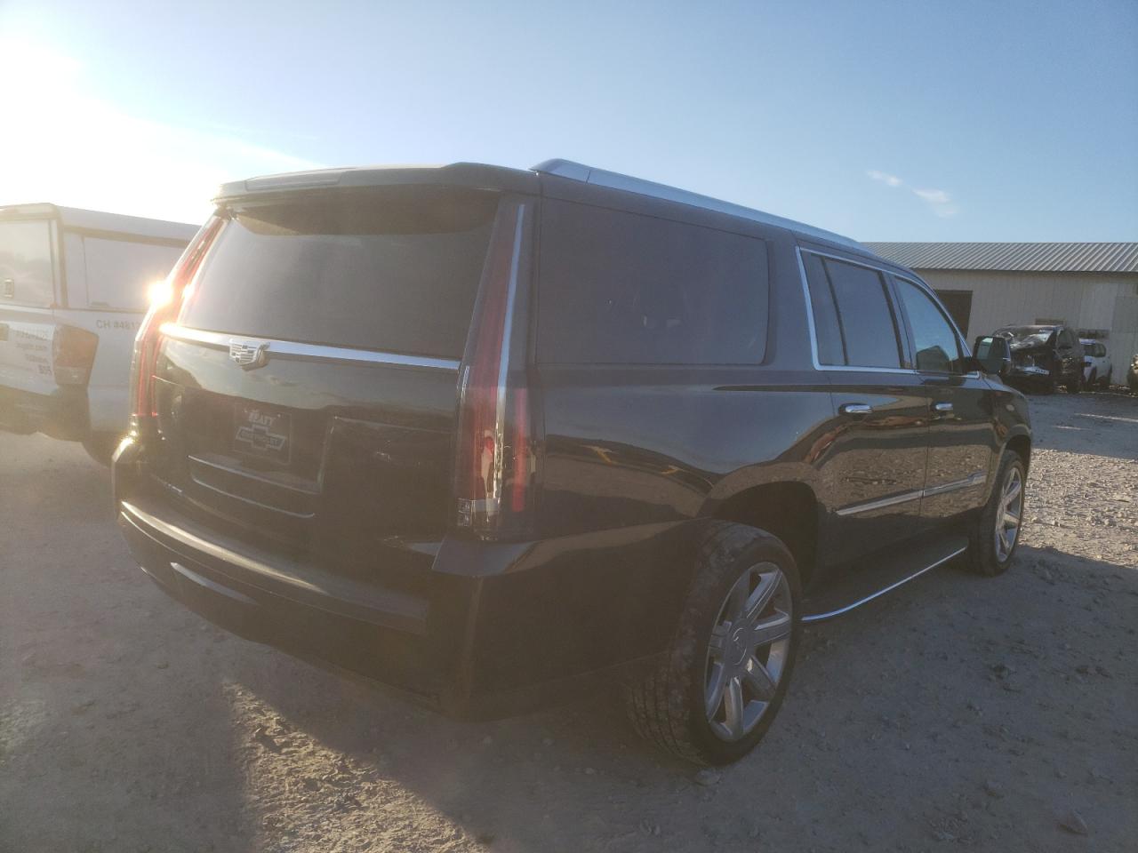 Image 3 of 2019 CADILLAC ESCALADE ESV LUXURY 2019 with VIN 1GYS4HKJ7KR163013