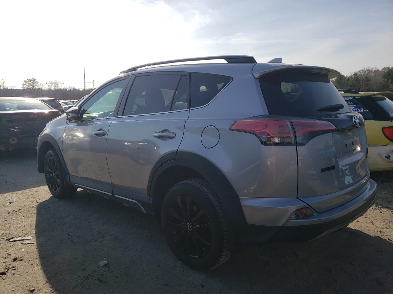 Изображение 2 2018 TOYOTA RAV4 ADVENTURE 2018 с VIN 2T3RFREV6JW824001
