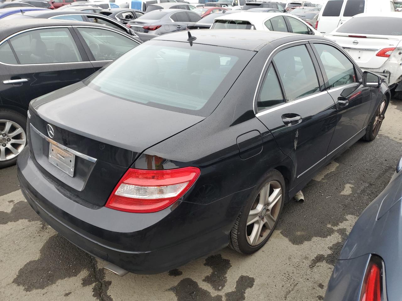 Image 3 of 2010 MERCEDES-BENZ C 300 2010 with VIN WDDGF5EB5AR111814