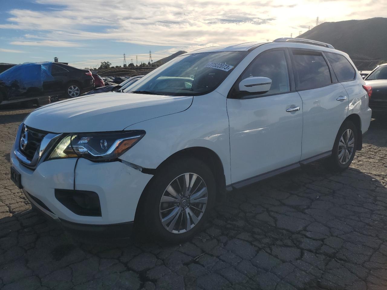 Изображение 1 2019 NISSAN PATHFINDER S 2019 с VIN 5N1DR2MNXKC621185