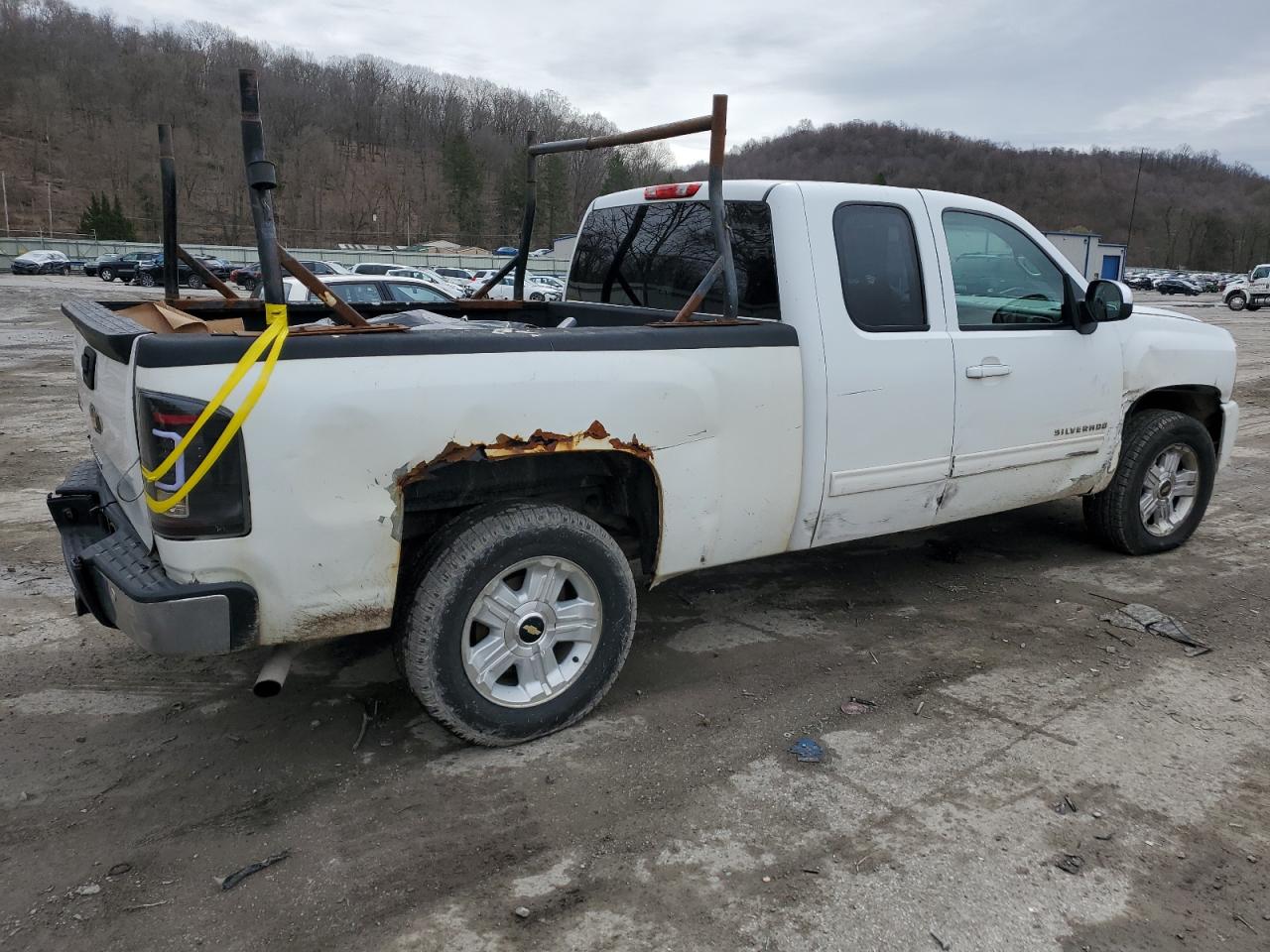 Image 3 of 2011 CHEVROLET SILVERADO K1500 LTZ 2011 with VIN 1GCRKTE33BZ319199
