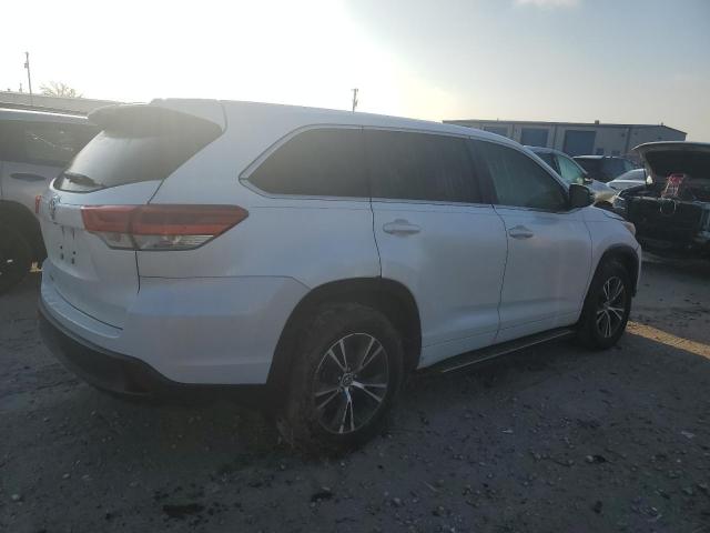 Obraz 3 z 2018 TOYOTA HIGHLANDER LE 2018 z VIN 5TDZZRFH9JS259924