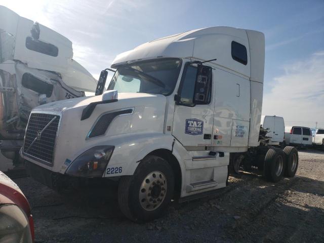 Изображение 2 2017 VOLVO VN VNL 2017 с VIN 4V4NC9EH4HN985891