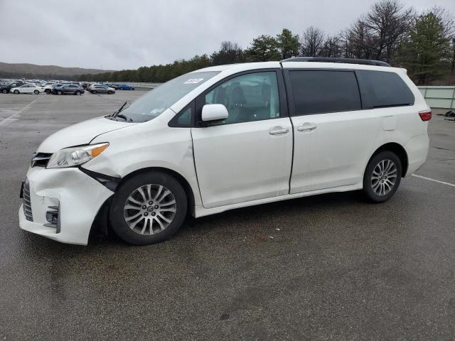 Image 1 of 2018 TOYOTA SIENNA XLE 2018 with VIN 5TDYZ3DC8JS927146