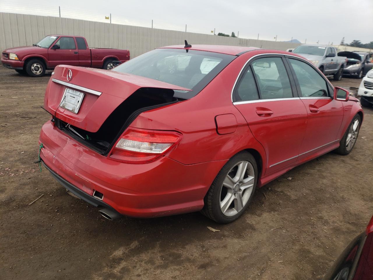 Image 3 of 2011 MERCEDES-BENZ C 300 2011 with VIN WDDGF5EB6BA512269