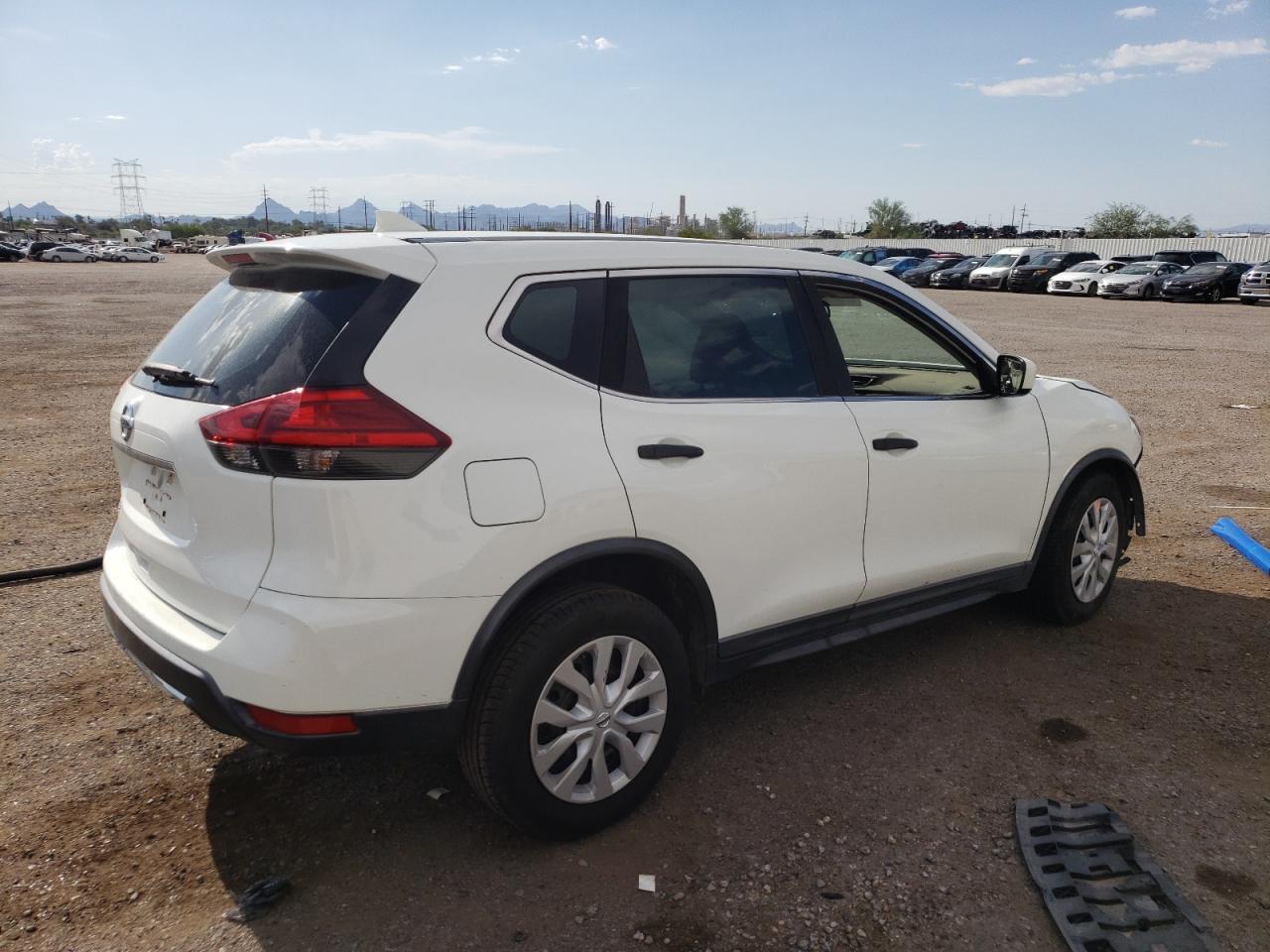 Изображение 3 2017 NISSAN ROGUE S 2017 с VIN KNMAT2MT3HP550517