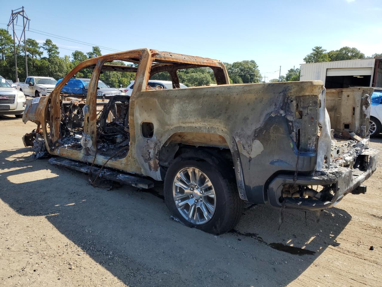 Image 2 of 2021 GMC SIERRA K1500 DENALI 2021 with VIN 3GTU9FET1MG344550