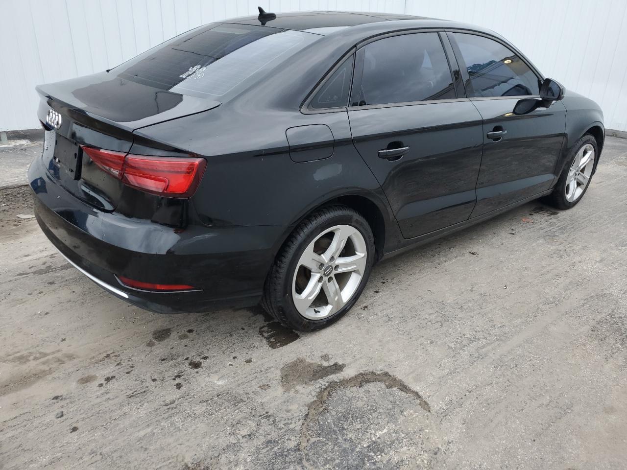 Image 3 of 2017 AUDI A3 PREMIUM 2017 with VIN WAUAUGFF2H1045571