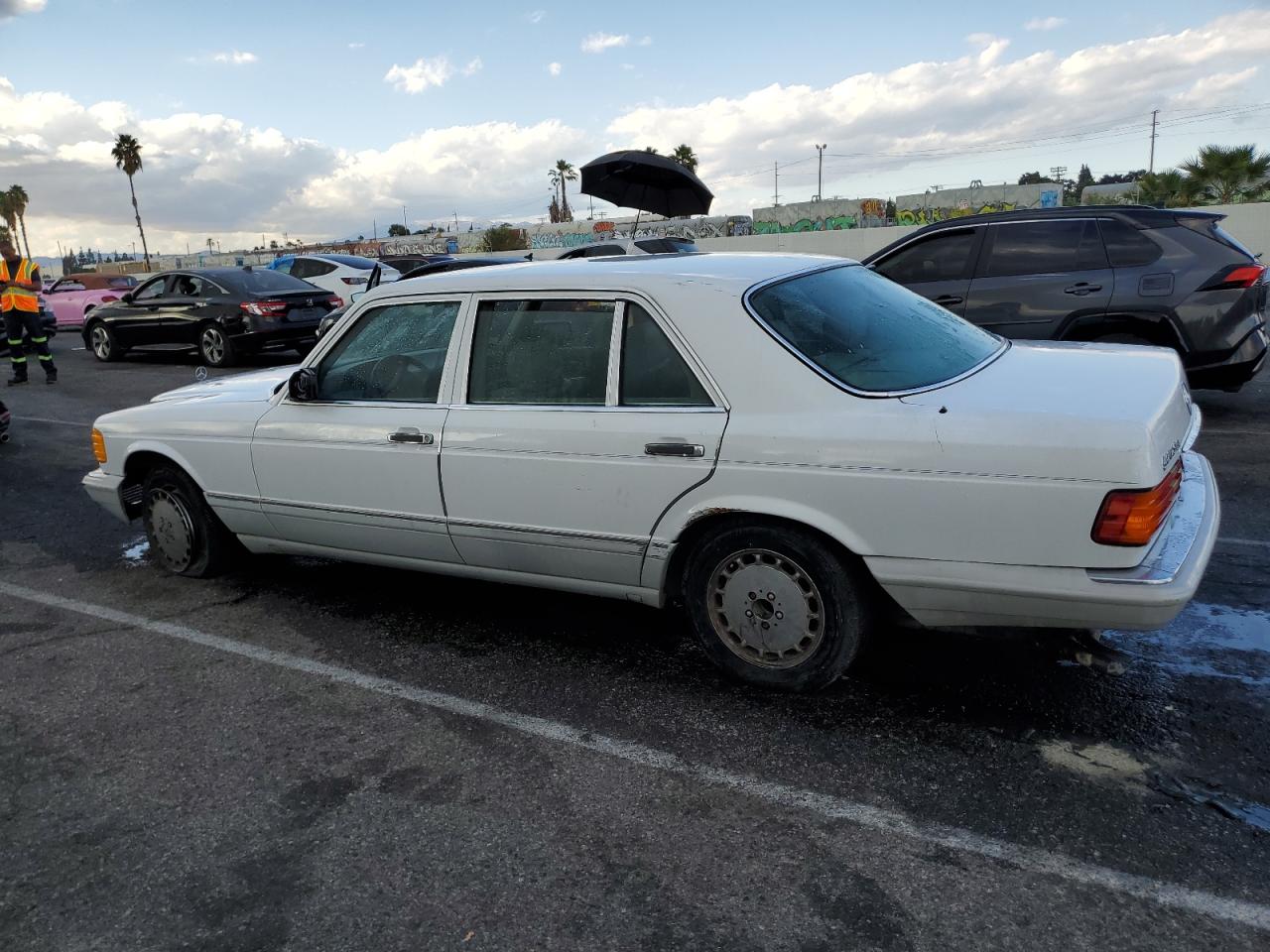 Image 2 of 1991 MERCEDES-BENZ 420 SEL 1991 with VIN WDBCA35E8MA557060