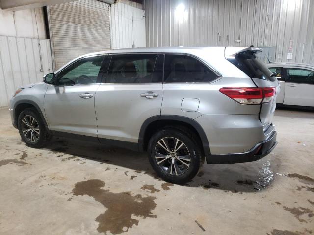 Image 2 of 2019 TOYOTA HIGHLANDER LE 2019 with VIN 5TDZARFH9KS043645