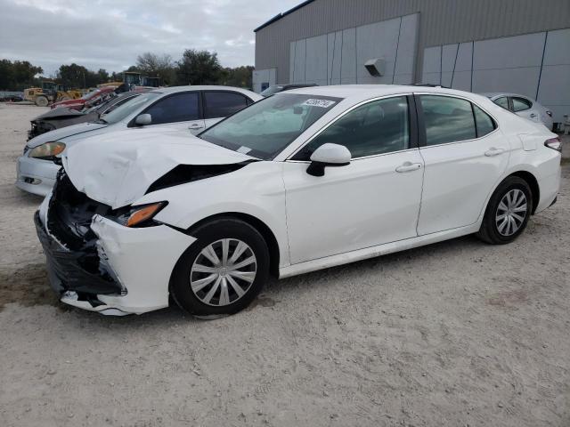 Obraz 1 z 2022 TOYOTA CAMRY LE 2022 z VIN 4T1C31AK8NU574352