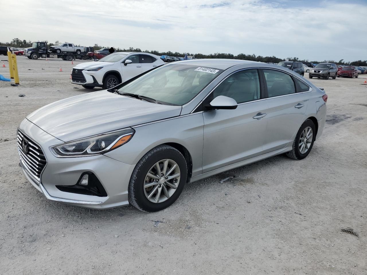Изображение 1 2019 HYUNDAI SONATA SE 2019 с VIN 5NPE24AF3KH770628