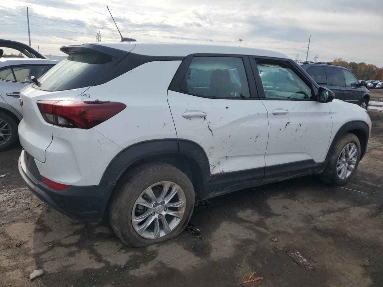 Image 3 of 2021 CHEVROLET TRAILBLAZER LS 2021 with VIN KL79MMS26MB110334