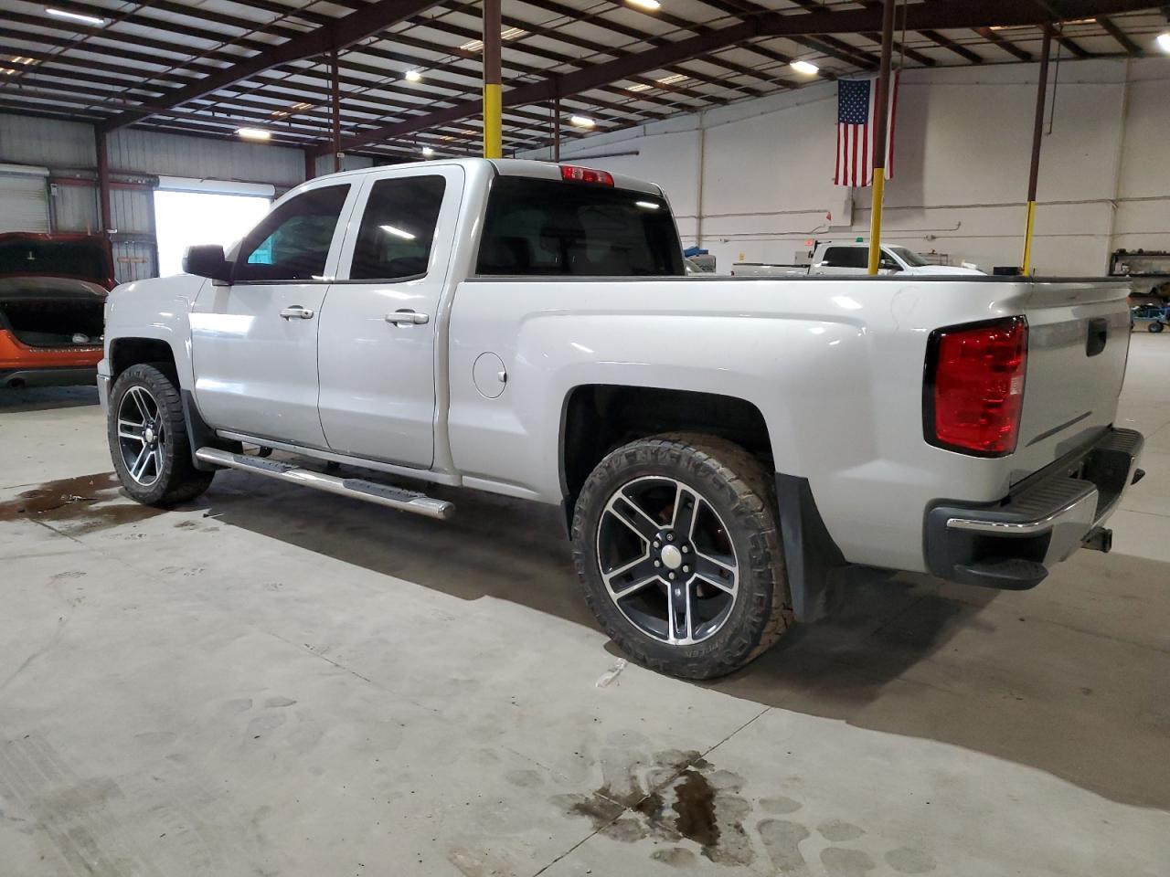 Изображение 2 2015 CHEVROLET SILVERADO K1500 LT 2015 с VIN 1GCVKREC4FZ420890