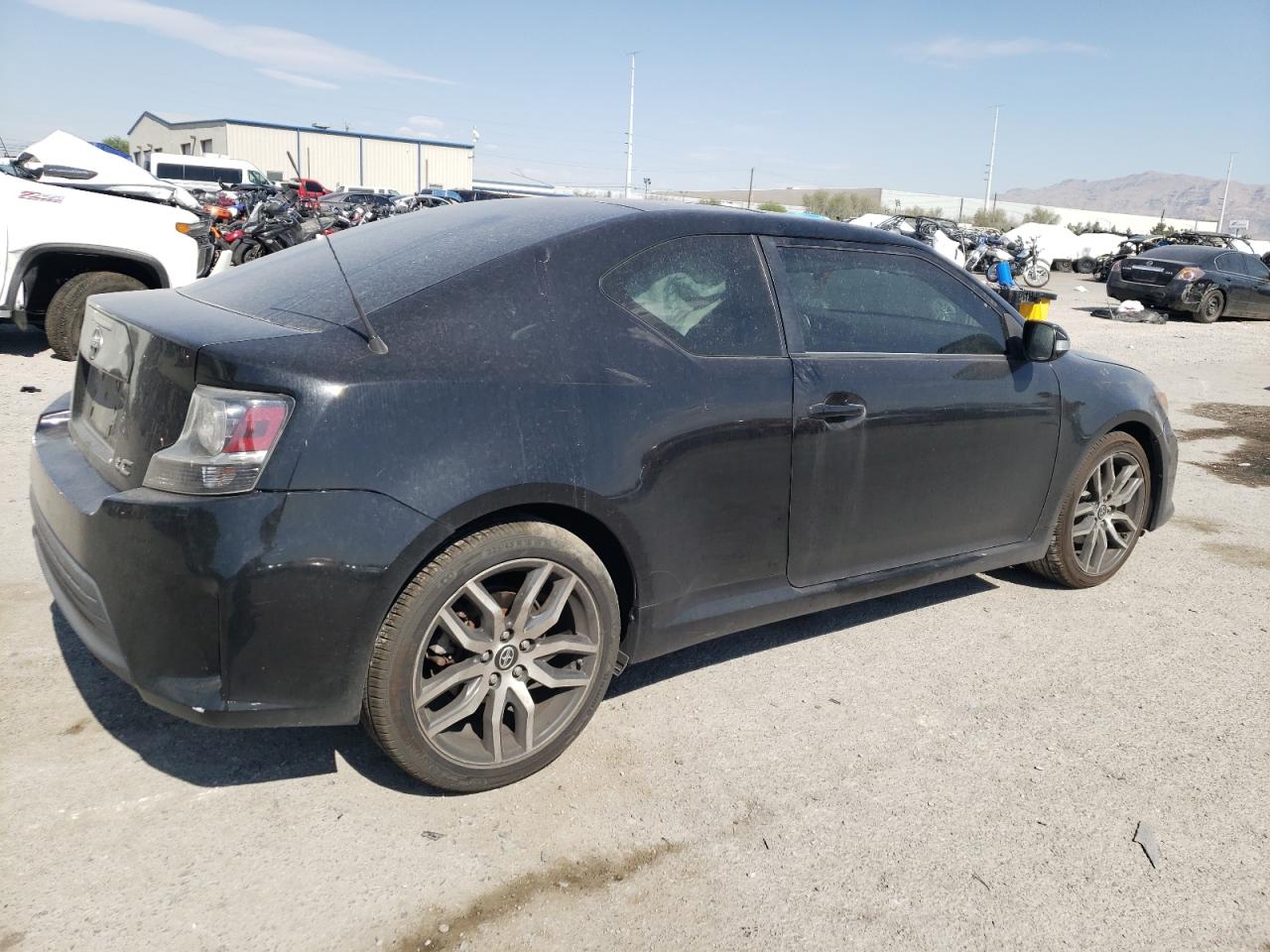 Image 3 of 2015 TOYOTA SCION TC  2015 with VIN JTKJF5C74F3095560