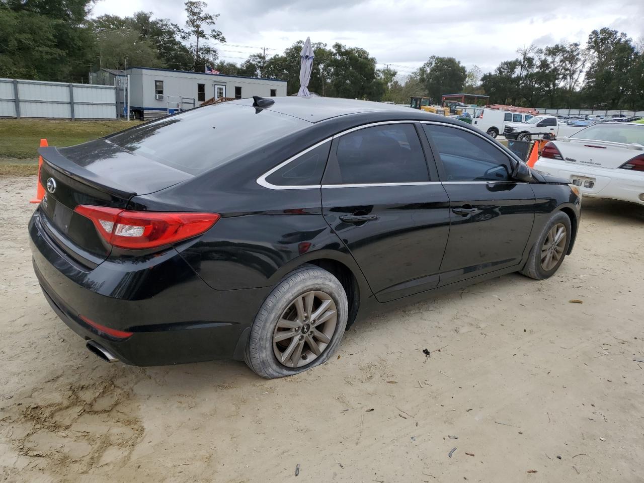 Image 3 of 2015 HYUNDAI SONATA SE 2015 with VIN 5NPE24AF4FH223809