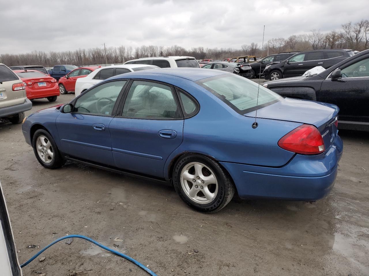 Изображение 2 2002 FORD TAURUS SES 2002 с VIN 1FAFP55U02G133923